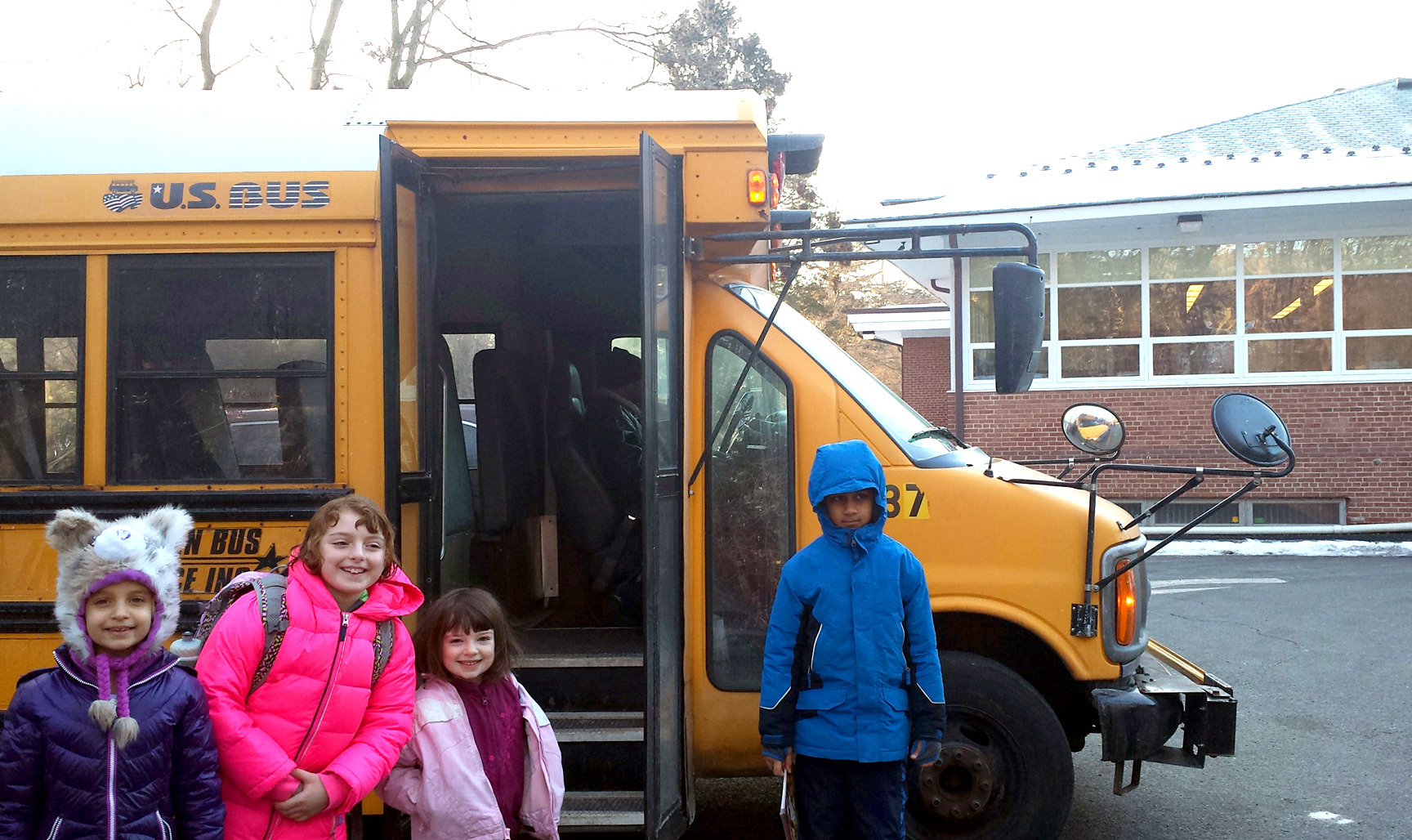 d953dbc7b92fdfafd2ac_RedOaks_MaplewoodBus_1.jpg