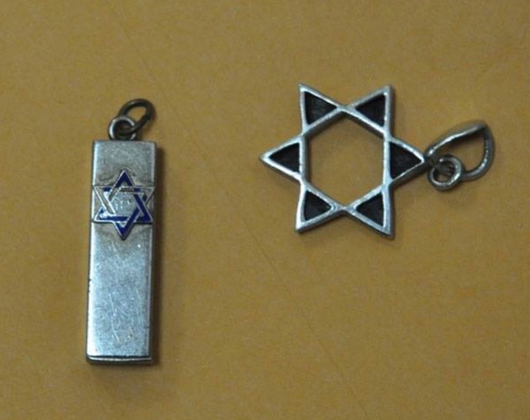 21ad6e90a93ca9ebaab6_ed0ef3e290248c7677e6_jewelry_2.jpg