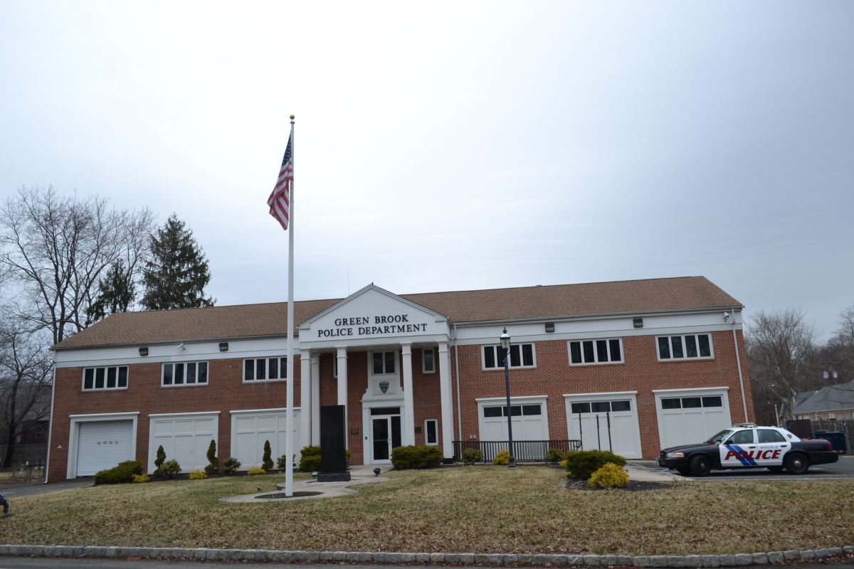 313bcf69d3229e74a06b_green_brook_police.jpg