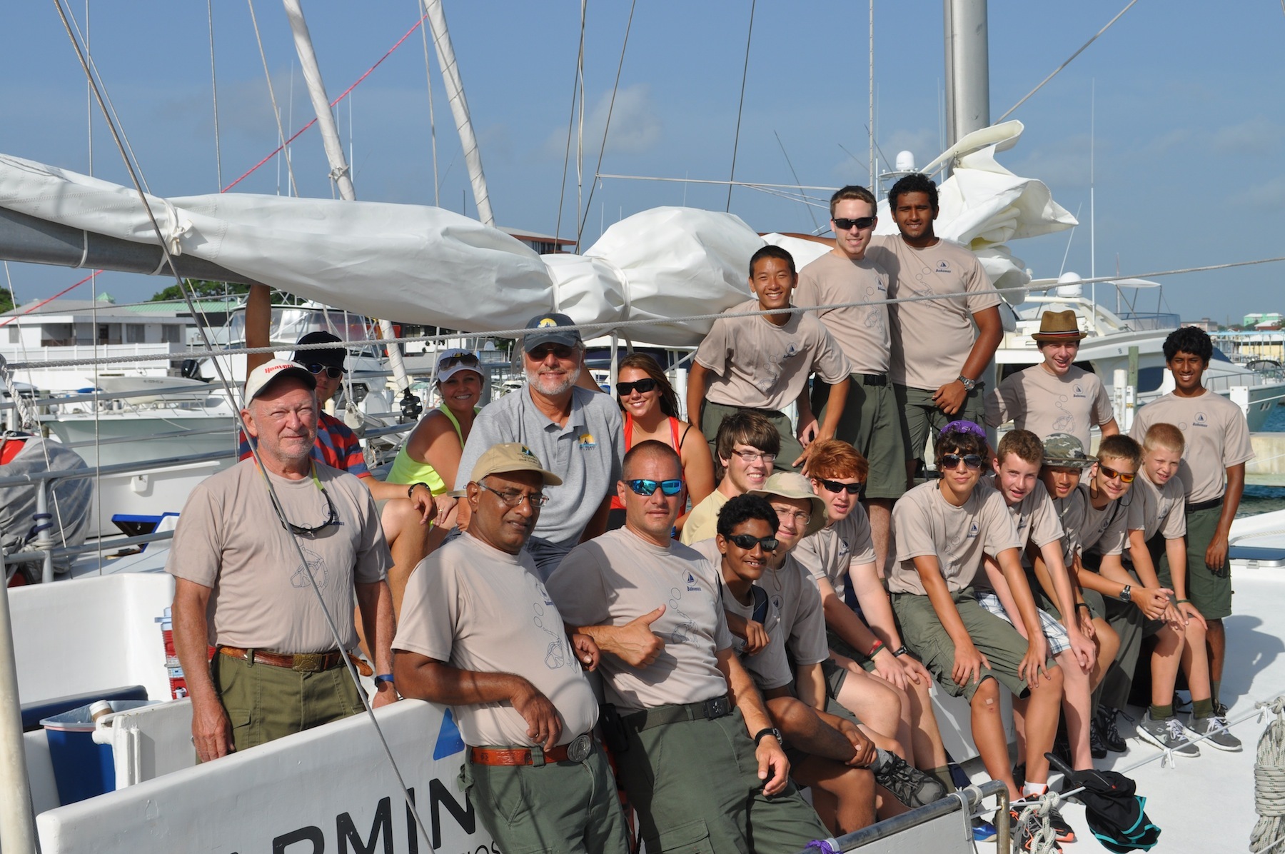 4cc007b3fdaae90bce99_Bahamas_Avalon_Crew_2013.jpg