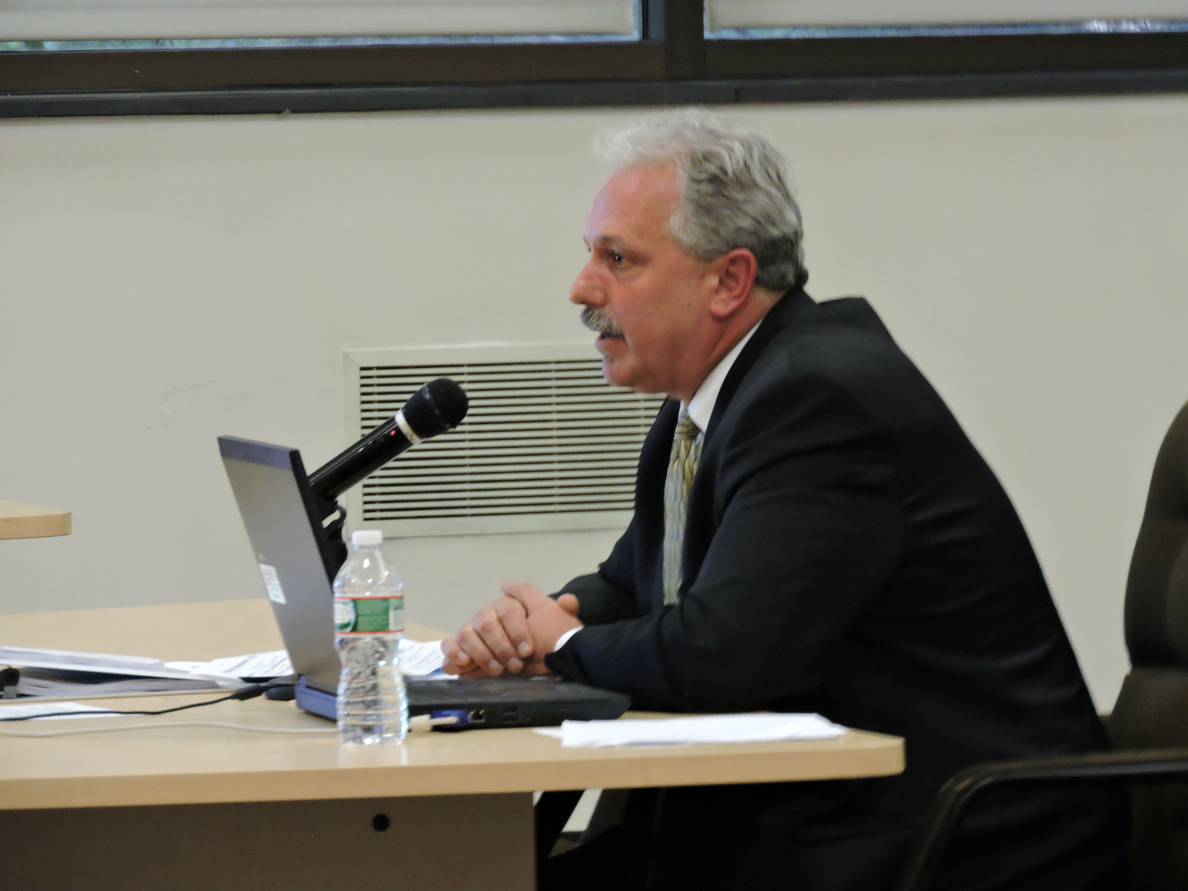 4dffbe759f299126037a_Edison_Budget_Hearing_062514__3_a.jpg