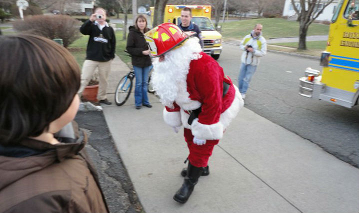cb7dee53e4f476ca4873_firesanta.jpg