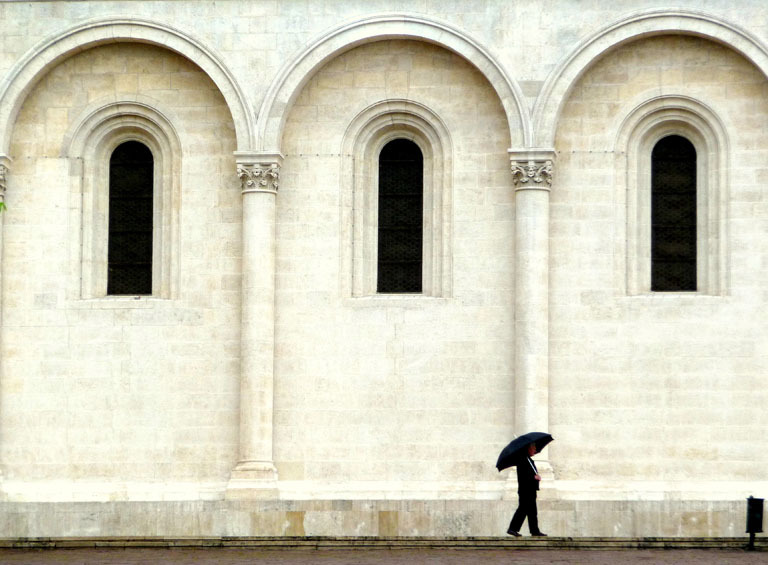 4b7df6edf2cd1130b3b8_w_AnnFrommer_photo_Man_w_Unbrella.jpg