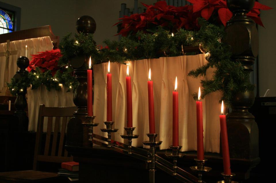 5012bac4a151997fd743_Gladstone_Christmas_pic.jpg