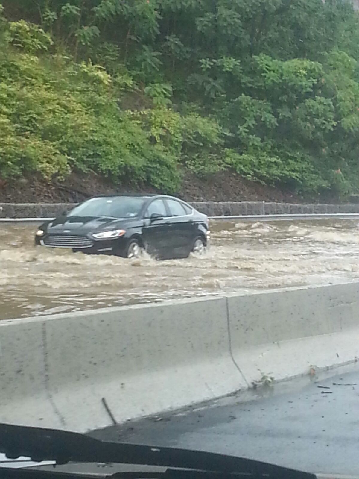 ef074b757827ee96121b_car_on_78.jpeg