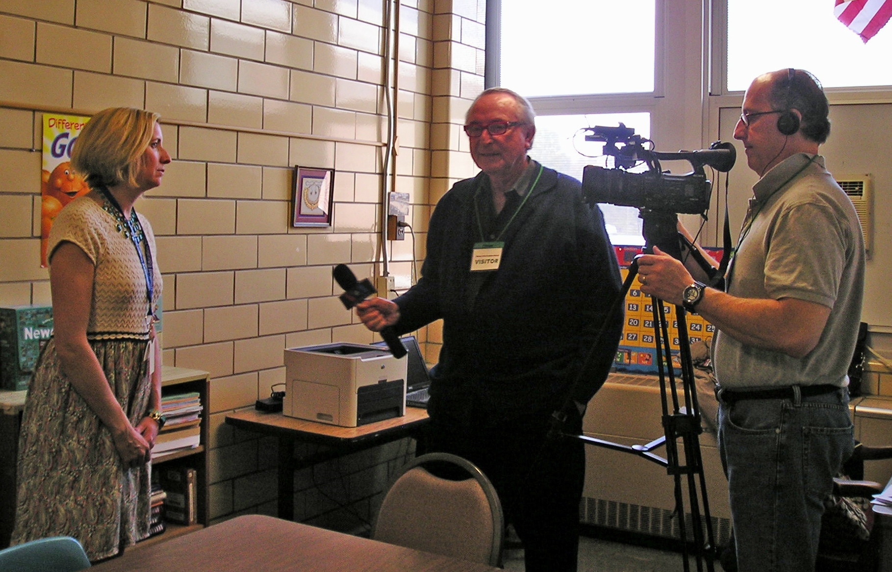 b0b646b743c0f836bd7d_VOA_interviewing_Gonzalez_ELL__1_.jpg