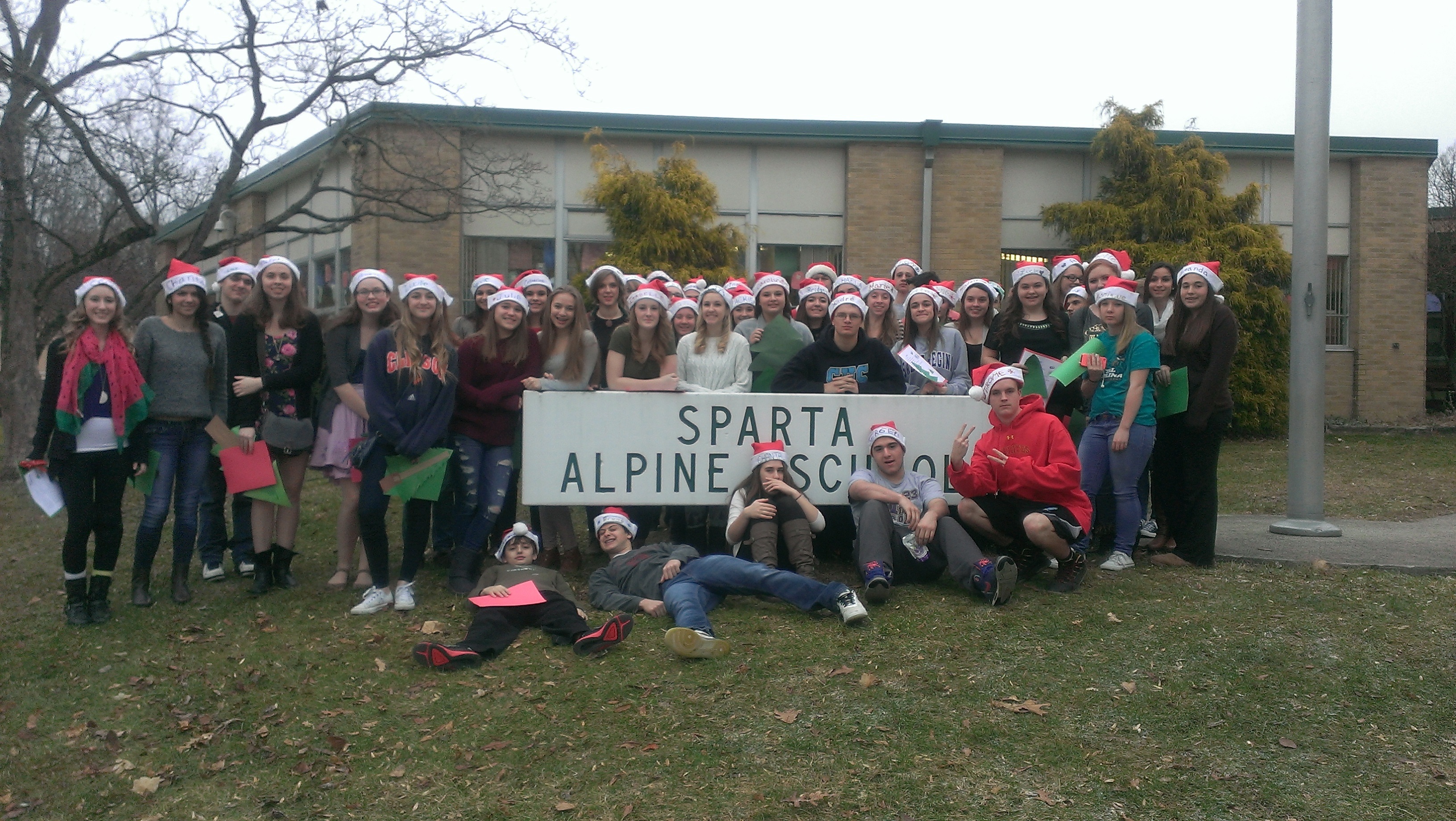 c307c2810ae9b5fb5270_Caroling1.jpg