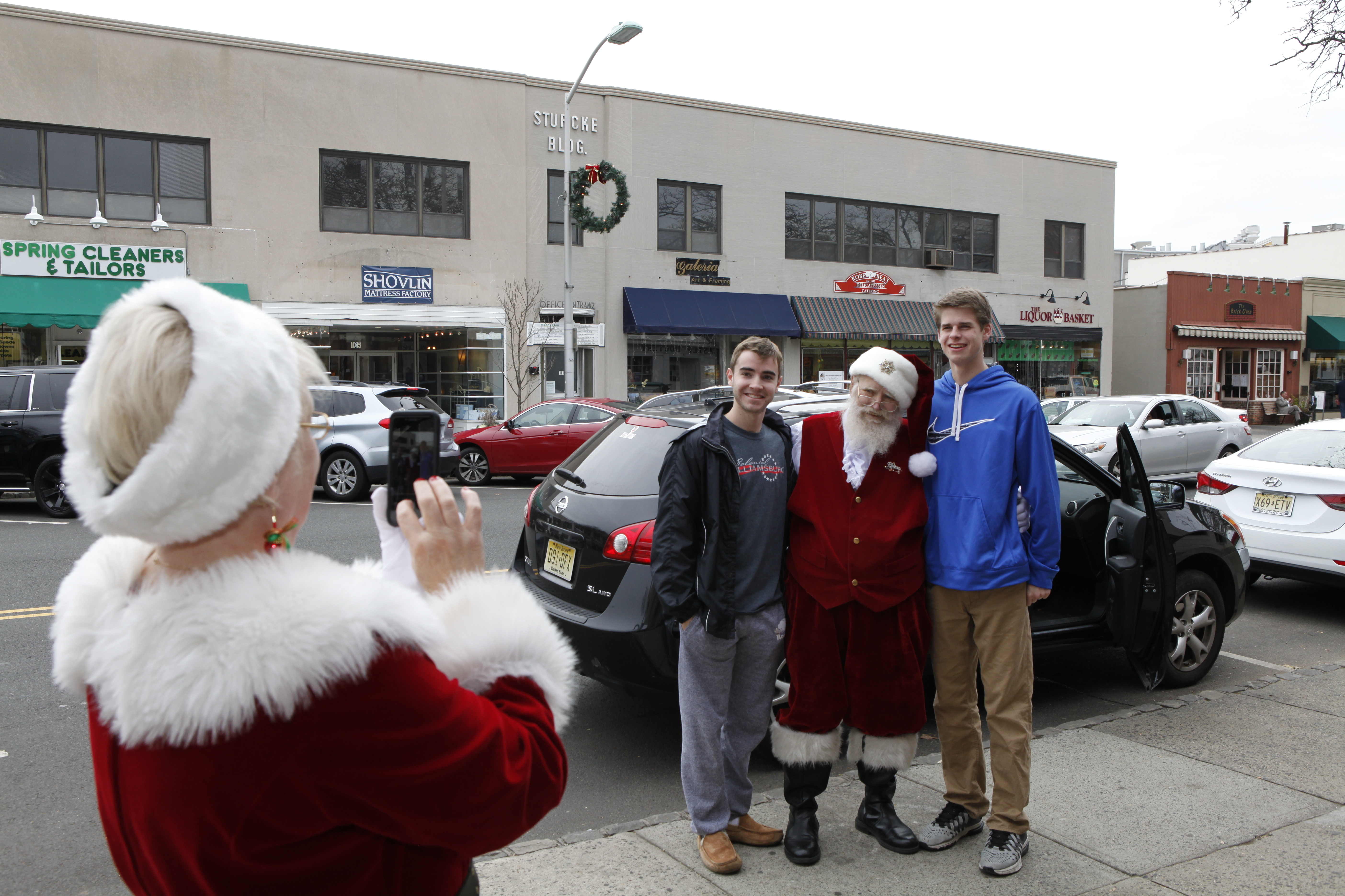 0e47821fcd8a1ecc712f_santa.jpg