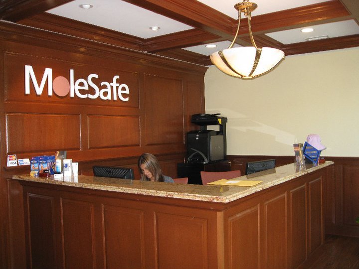 cbe6bc6ce2ceb6a44046_molesafe_office.jpg