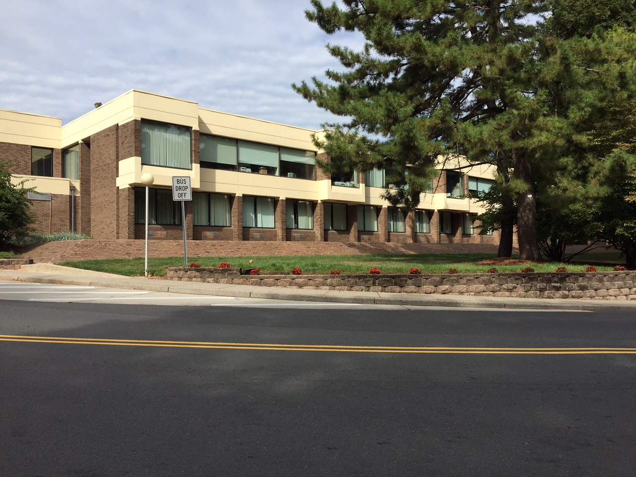 3571f26e056c27c5195e_UCC_Campus.jpg