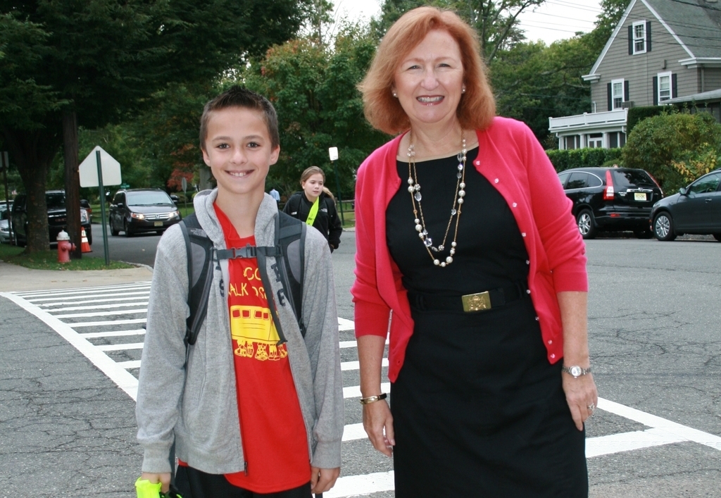 8bf989ecc90eb54d545a_048c31750a5a6a20b7a4_FranklinWalktoSchool20152.jpg