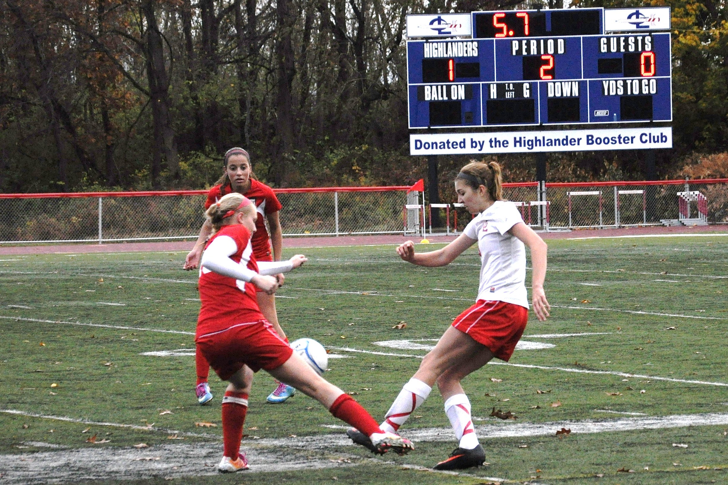 bcc49048c19985040026_GL_player_Isabella_Bjorkeson_makes_a_steal_with_seconds_remaining_on_the_clock.jpg