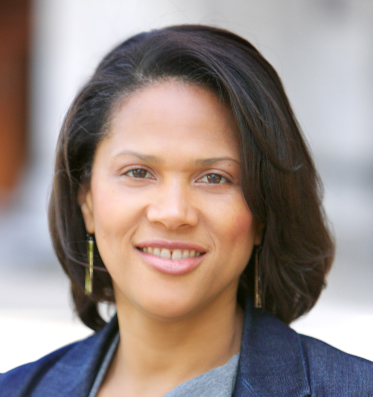 d15f71c3bf5c47af51cc_Stephanie_Lawson-Muhammad-Headshot.jpg