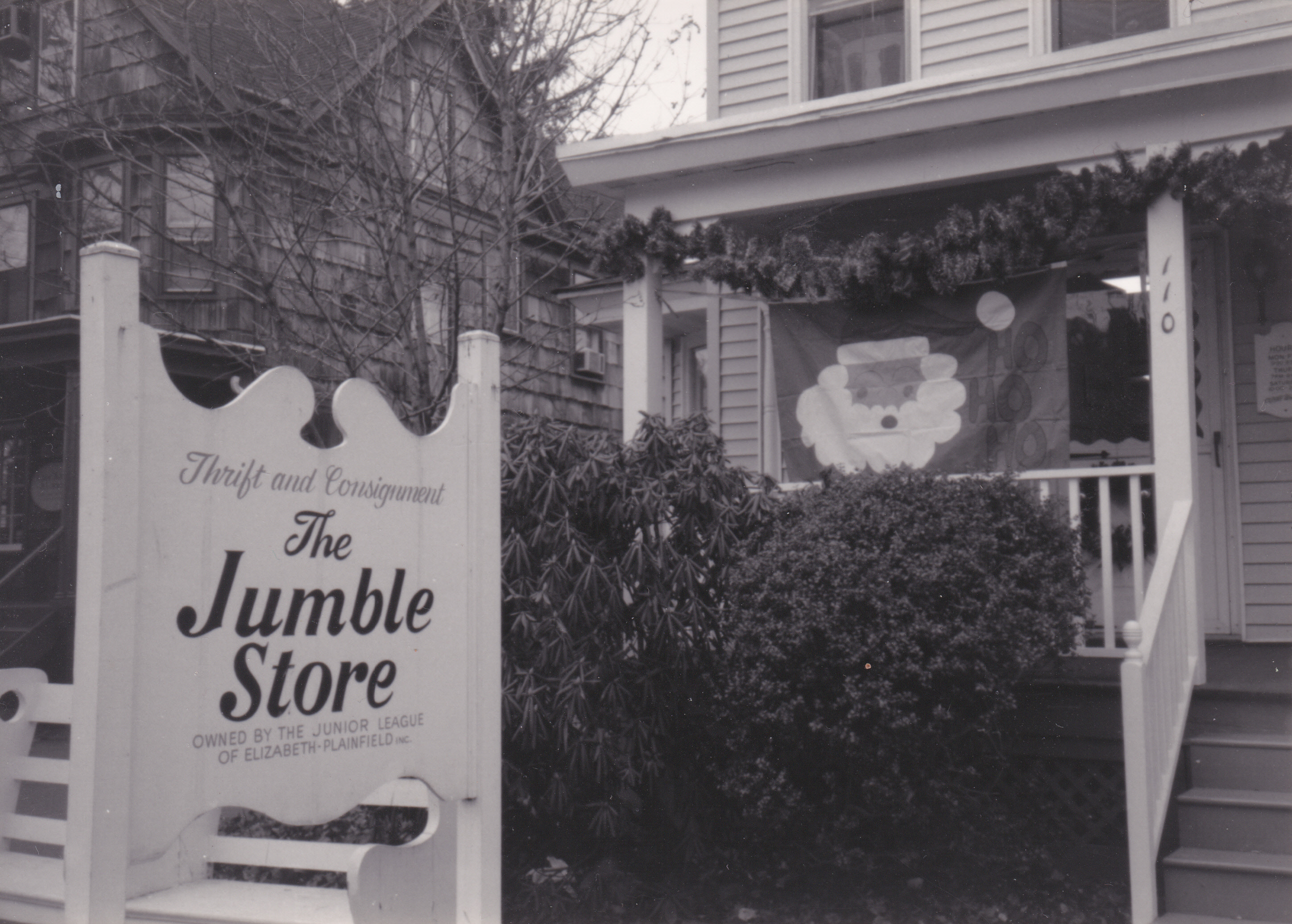 8104cbf9af3ce008f106_JS_store_xmas_80sjumblestoreold.jpg