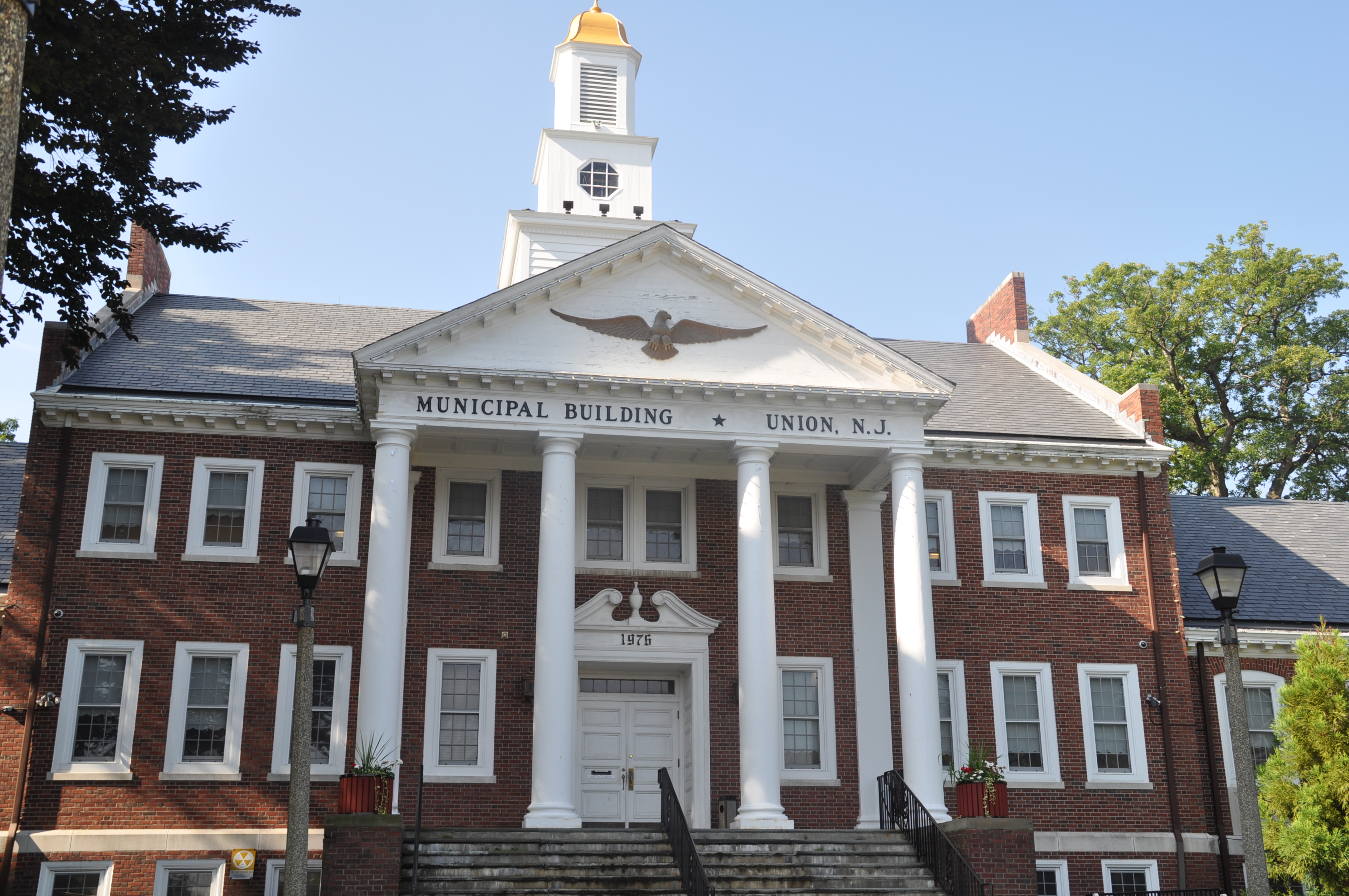 b98278defbd1fe7e40e8_town_hall_.jpg