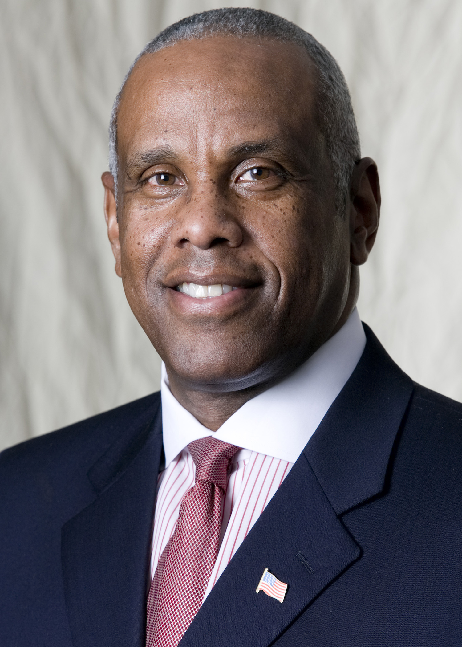 4fb5f3023e2233d609de_FrankMinor.jpg