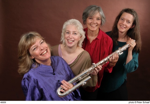 c07fd65bc2966d9ba831_With_bass_flute_fluteforce-PeterSchaaf-48009.jpg