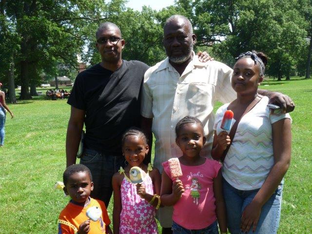 bf9ba40881074e408049_Family_Picnic.jpg