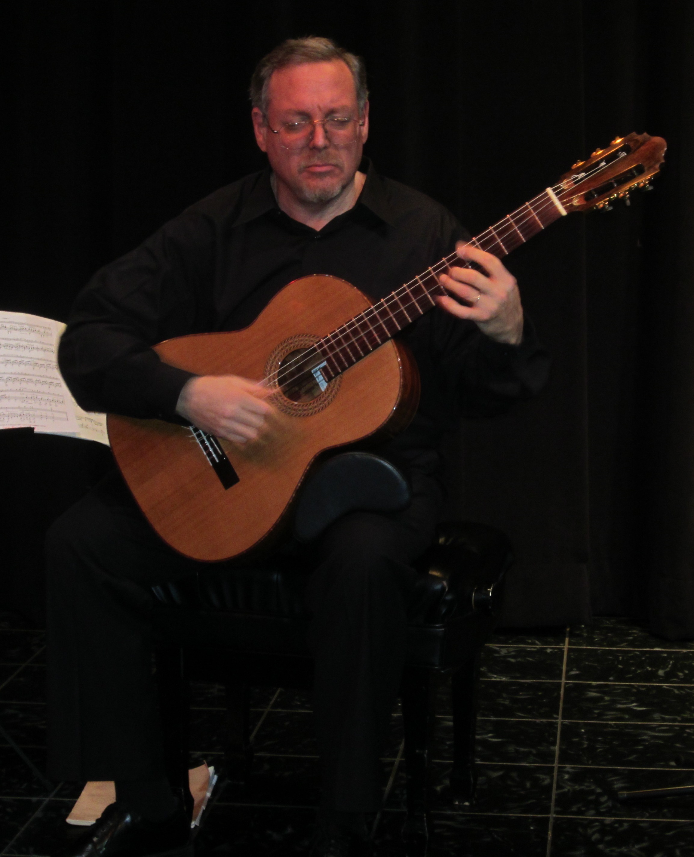 113e76d8c83d7bac707b_69ae30123d5602b89337_Joel_Perry_Guitar.jpg