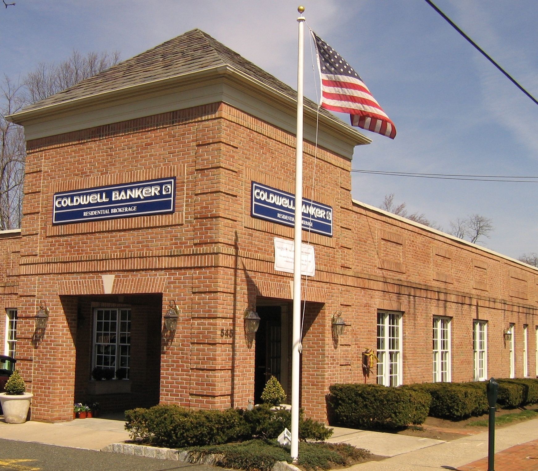 c527d6e28e9001bfcfd0_short_Hills_office_CB_cropped.jpg