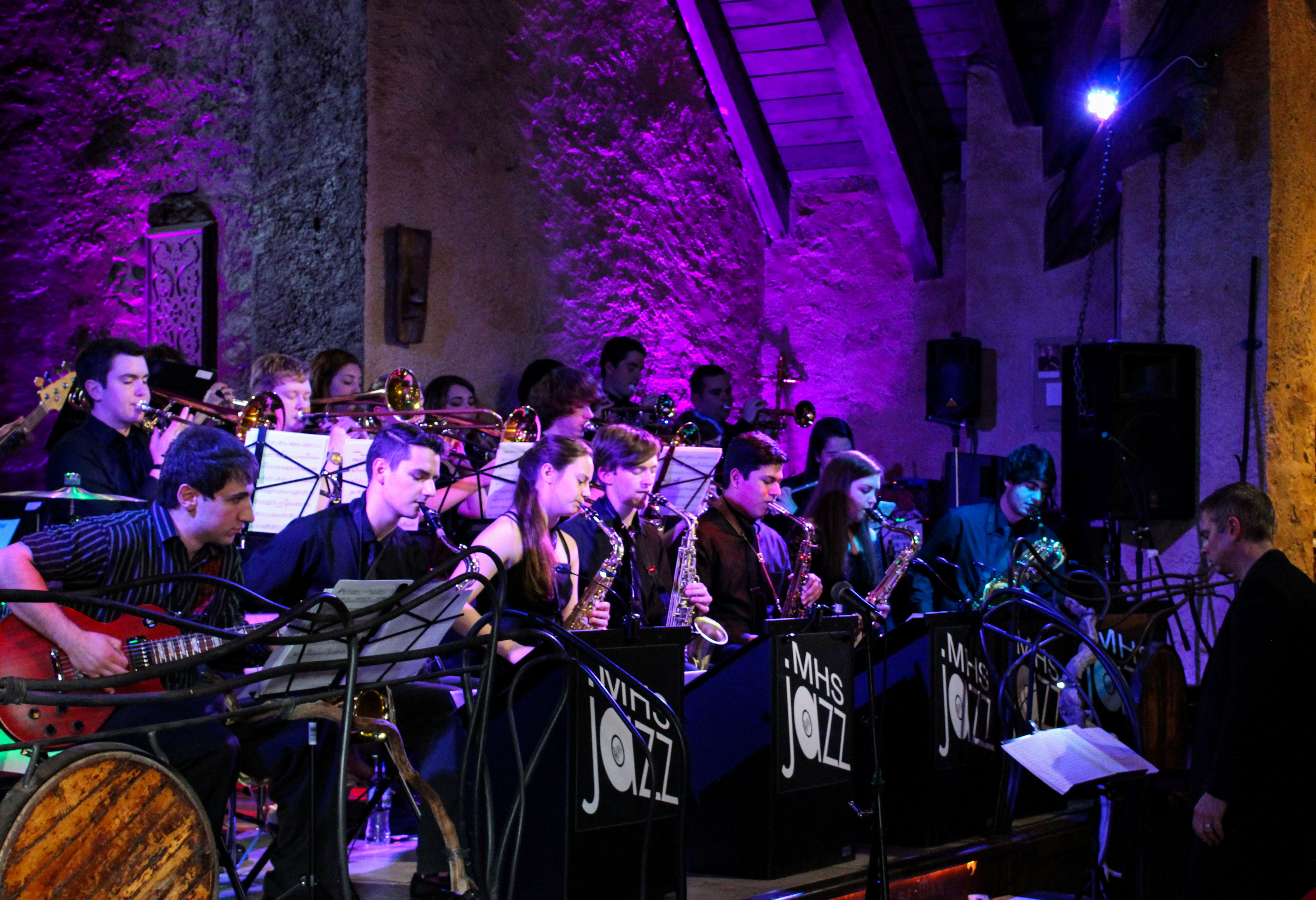 b473e45549888a4af7cb_2d2c9d4b30d66dfc37dd_jazz_7.jpg