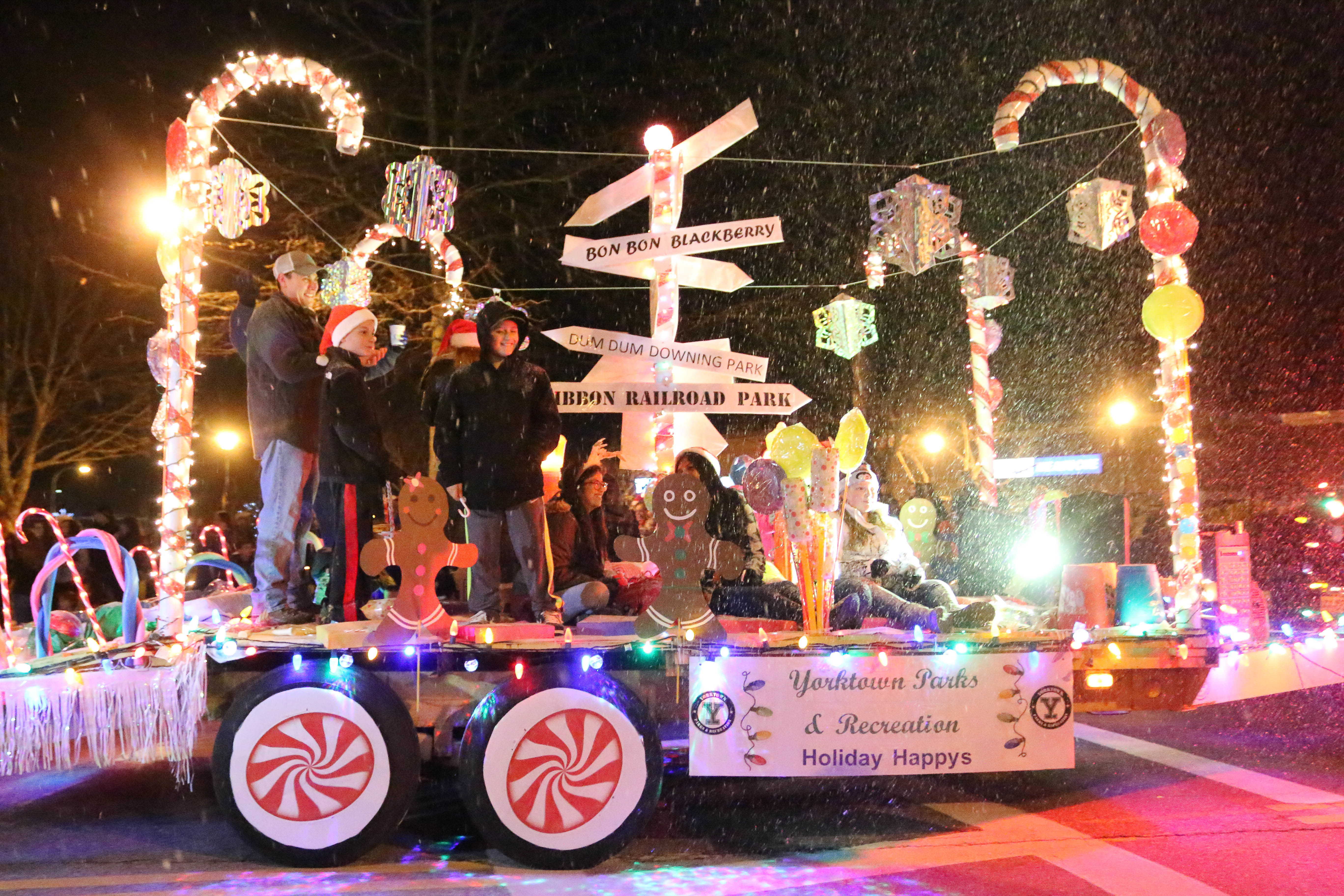 7d99fdb91608410742ff_YN-lightparade-151205-378.jpg