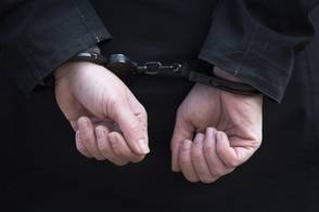 f722dd3dcefb97d6e4e4_a5ae5269cebdddf1d04f_carousel_image_c10d27328cac62aa9335_Arrest_2.jpg
