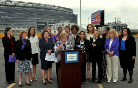 ccb339ce79e64f7363fe_legislators_take_a_stand_against_domestic_violence..jpg