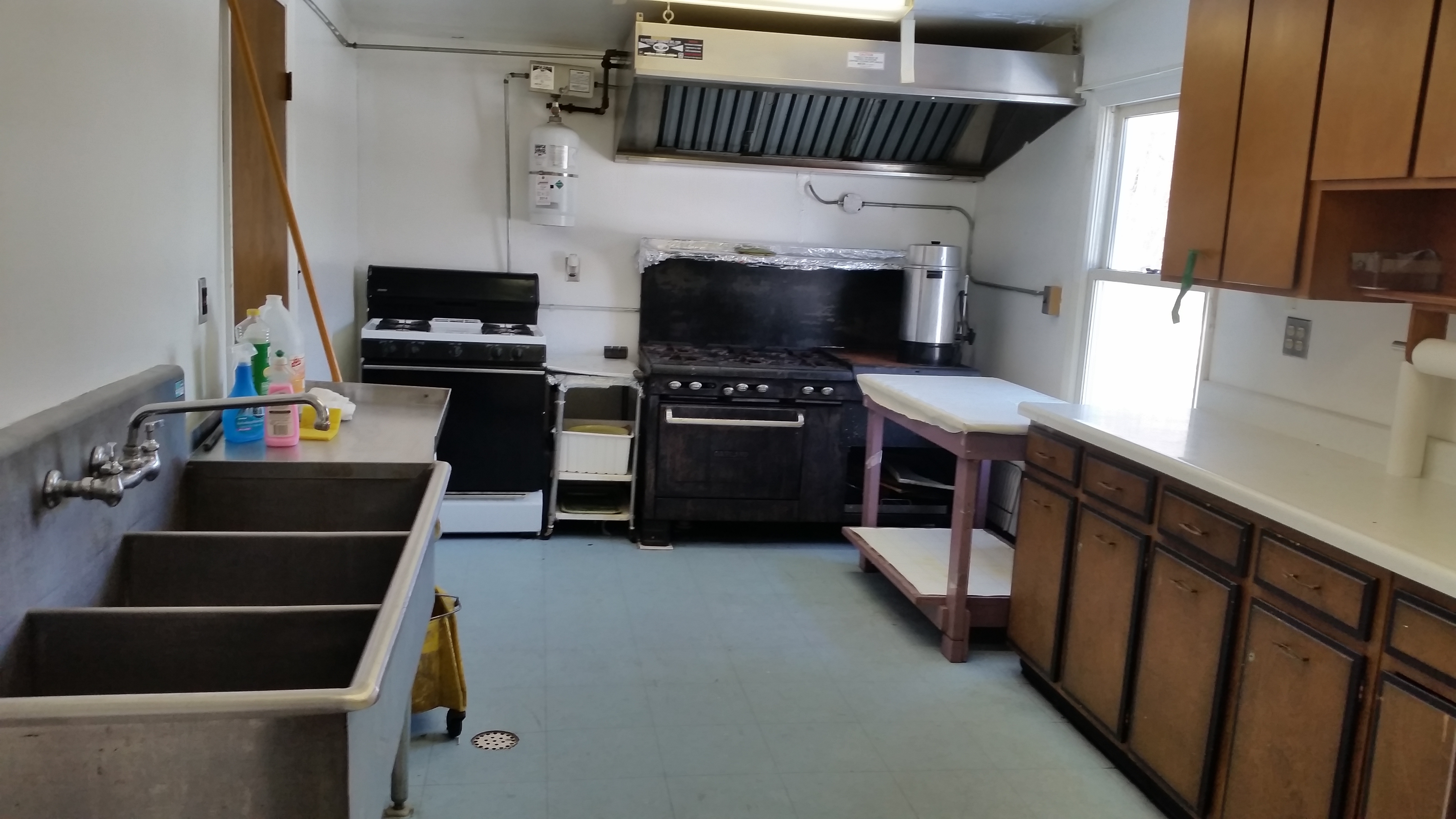 5c568e7c9445e35f105f_kitchen.jpg
