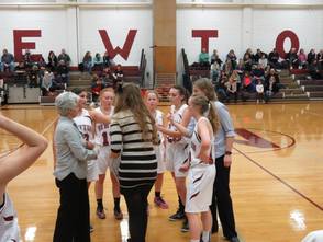 21c2a8c83225ca29e0d3_girls_team_huddle.jpg