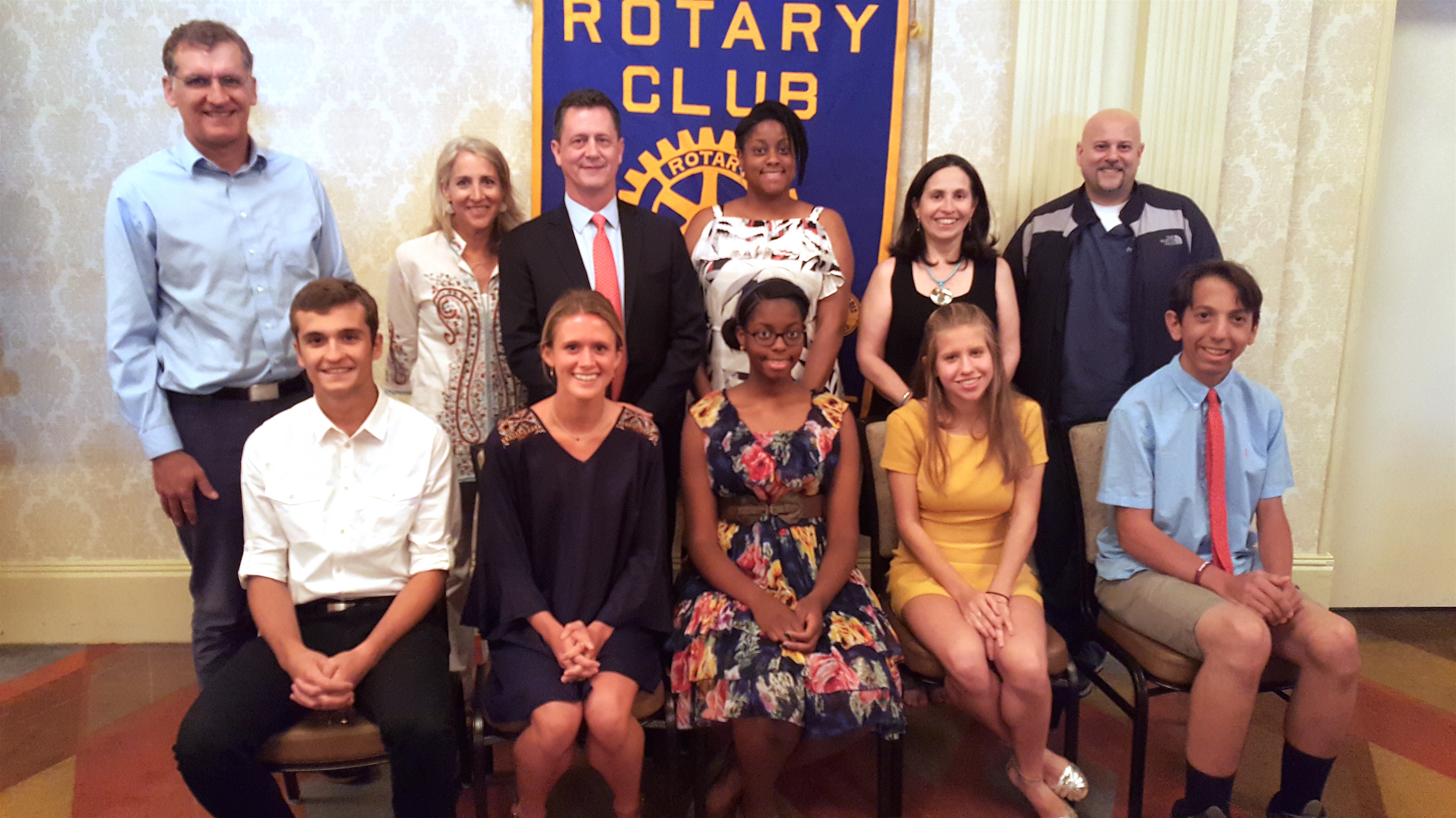e670bfc7ba97ba3c77e4_1cb0291862a61f16ff0c_Scholars_w_parents.jpg