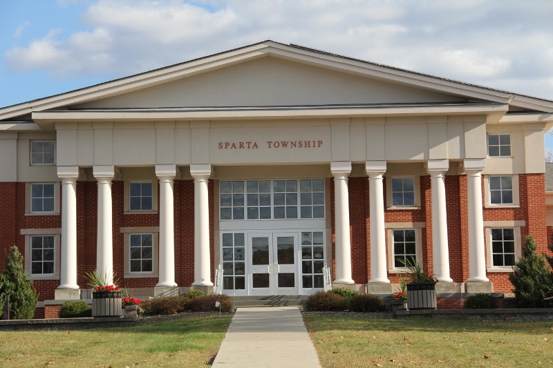 6886c28f828529a2562d_Town_Hall_building_2__800x533___800x533_.jpg
