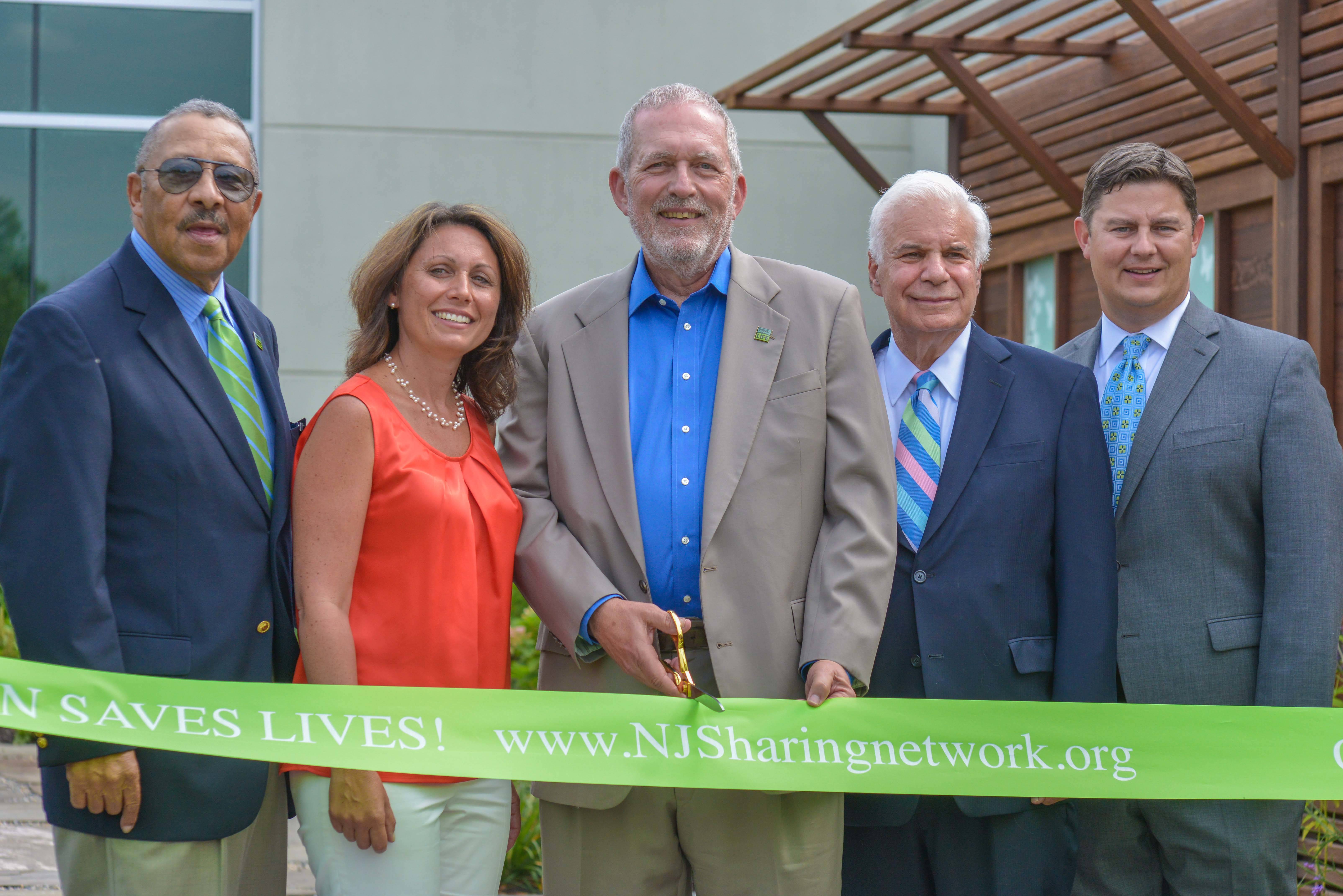 1ab59c95cad23c29b4a1_RibbonCutting_2_.jpg