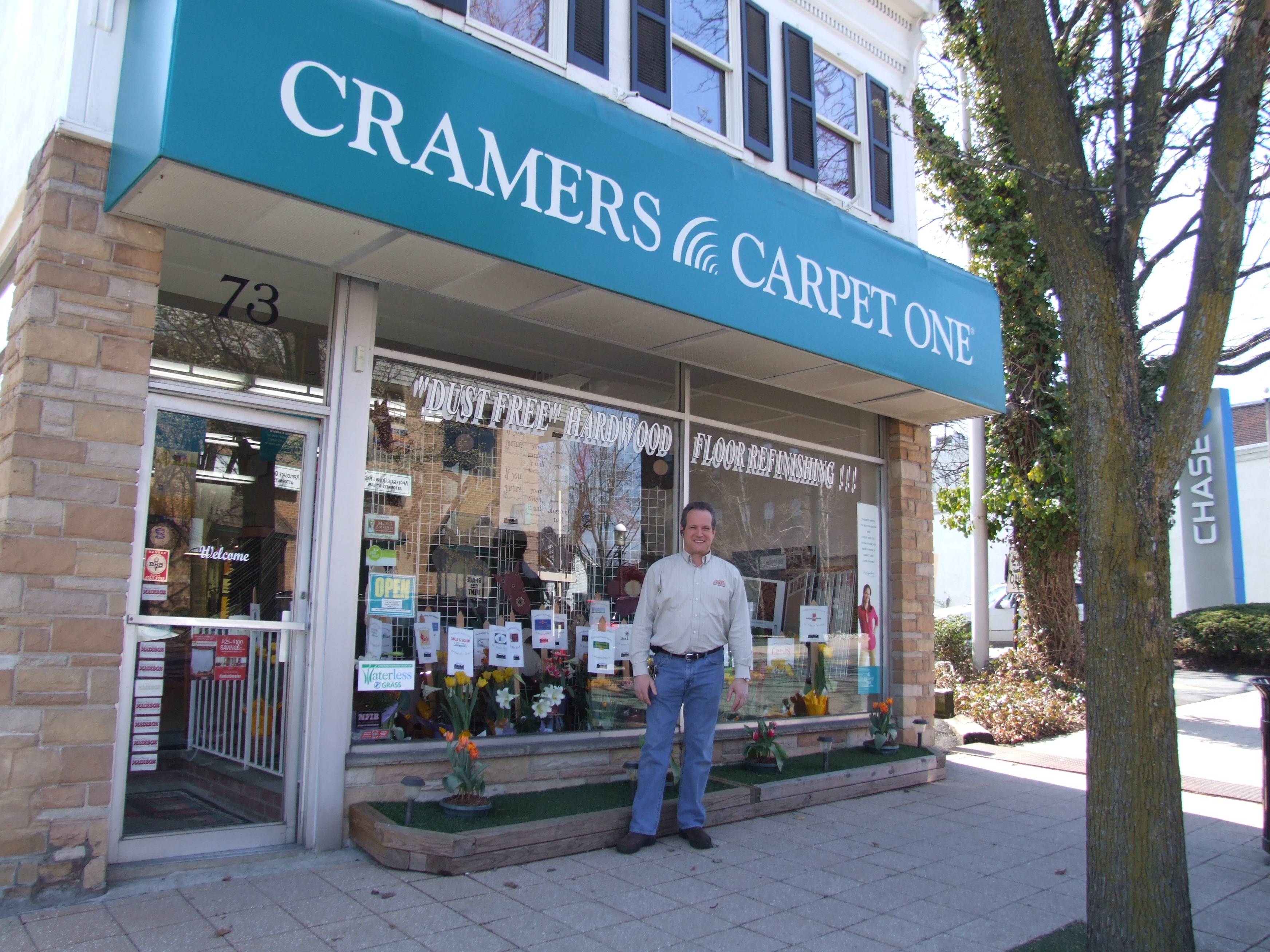 6730568cc71780ea467d_store_front.jpg