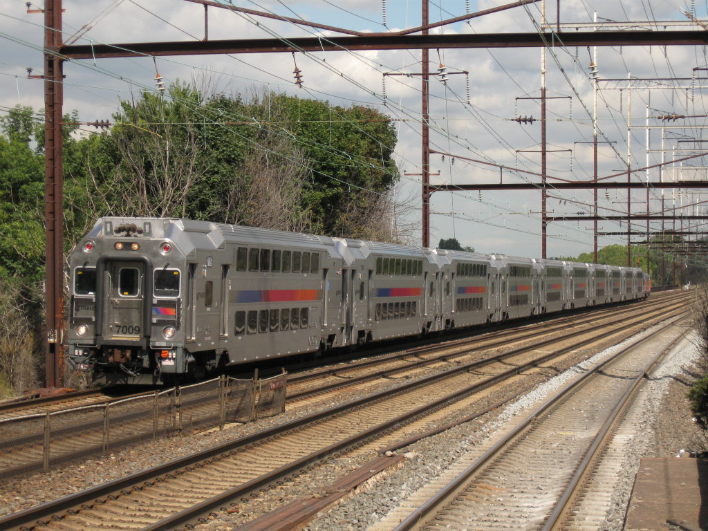 0c5bcef0d9be8194fba3_New_Jersey_Transit_Bombardier_Multi-Level_Vehicle_7009.jpg