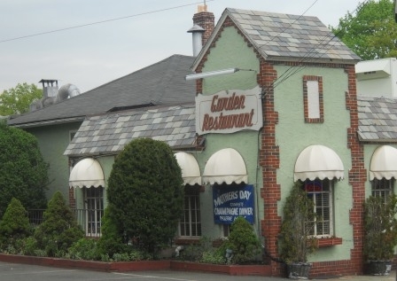 63d2e170048defeaf0f7_WEB_GARDEN_RESTAURANT.jpg