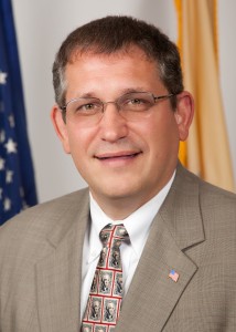 52da05bd8df1dcbe97af_a4487a328a1c832d524f_New-2009-Mayor-Photo-214x300.jpg