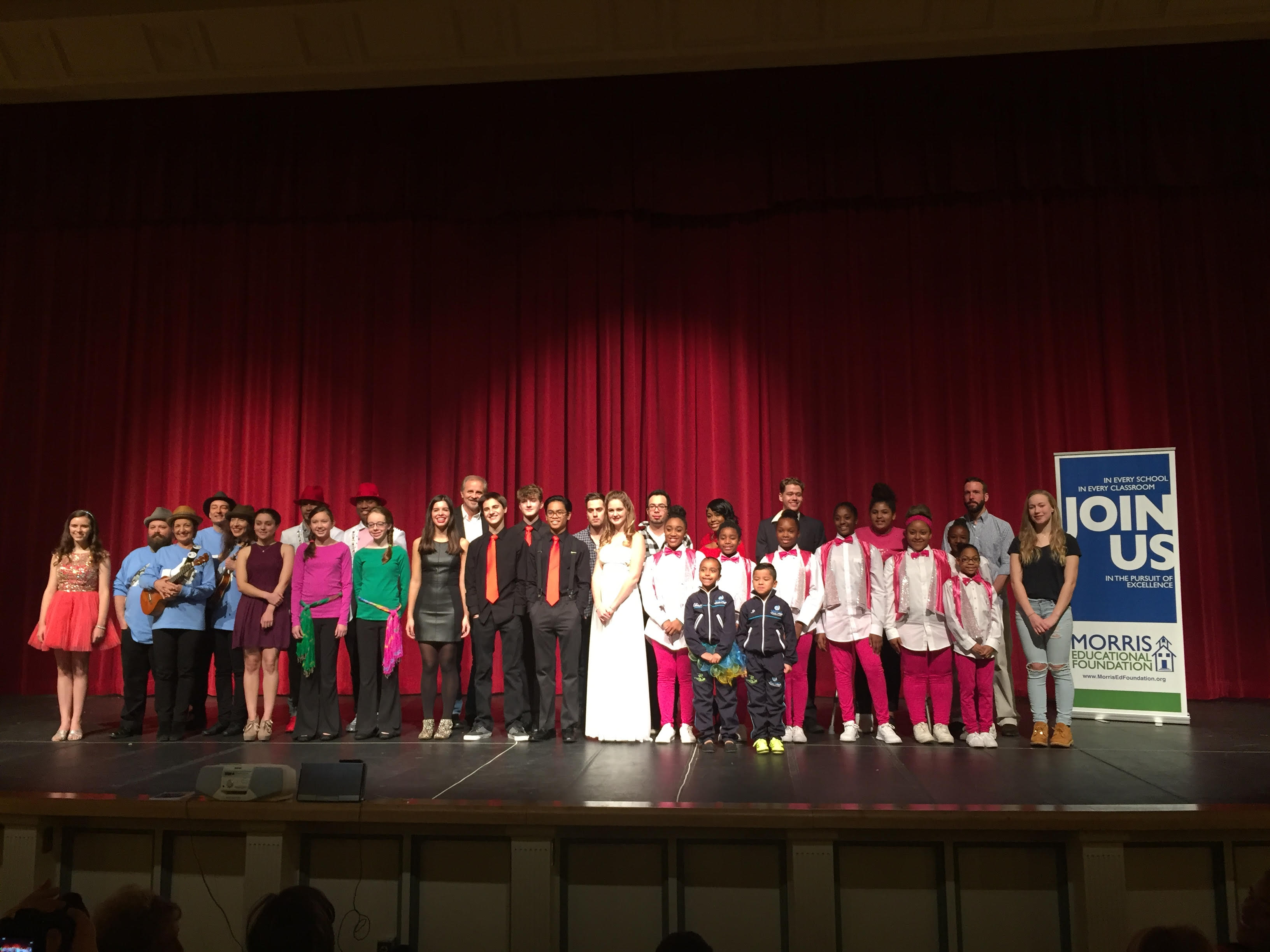 62cda065af7038c4f40f_786d3ca20beedce29d67_ONSTAGE.jpg