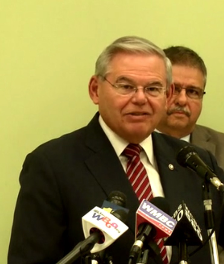 0edffbb193a9b948340e_effde01c09e11dde20cf_bob_menendez_7-27-15.jpg