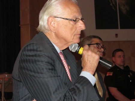 bd993e183d5b891ee325_Pascrell_discussion.jpg
