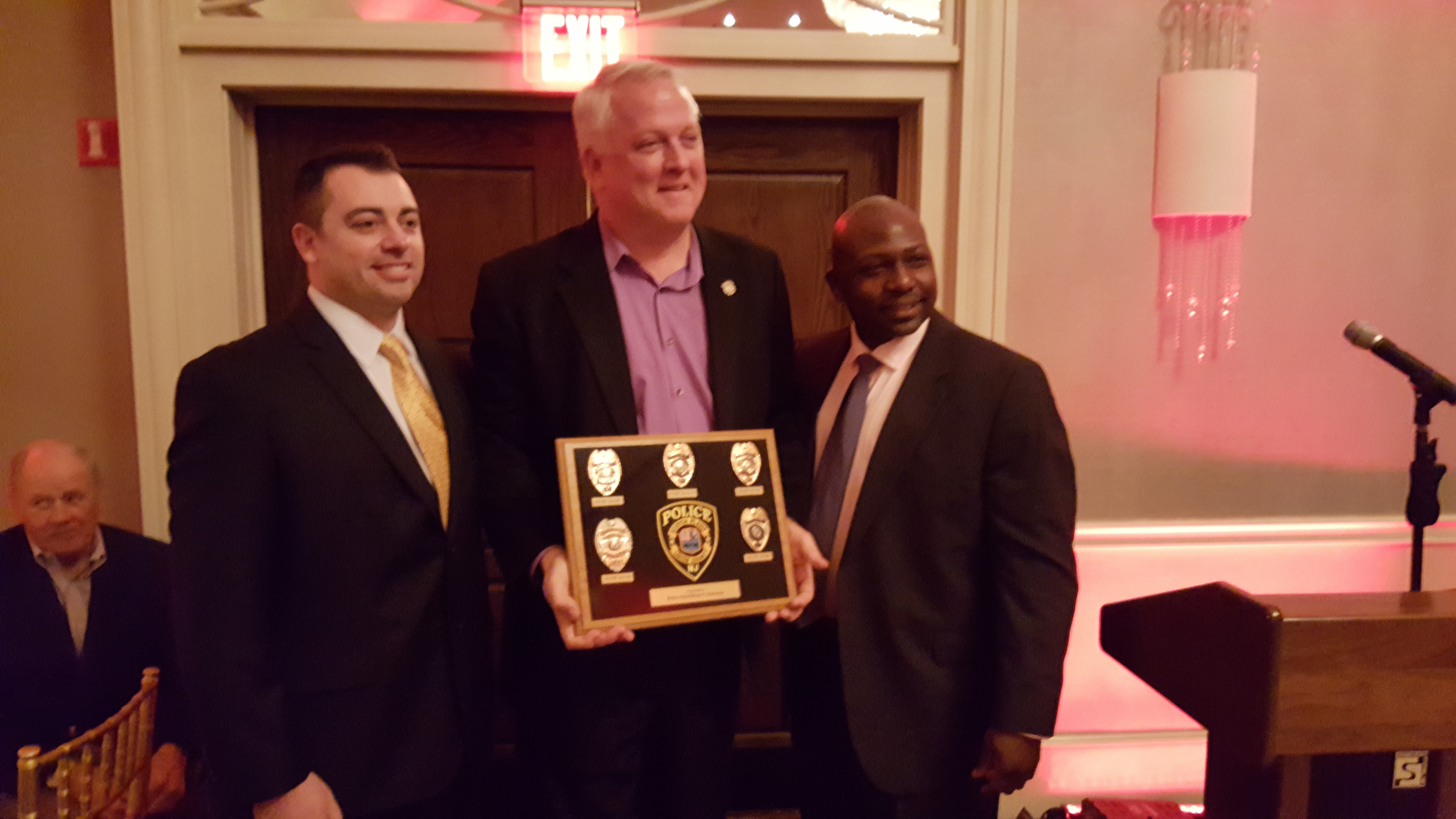 54e3a3d13130bb75ee28_377bcd1840da61d031ad_Mahoney_award.jpg