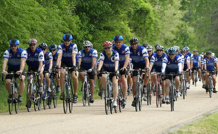 738a9841a15de0c86242_sompixpoliceunitytour.jpg