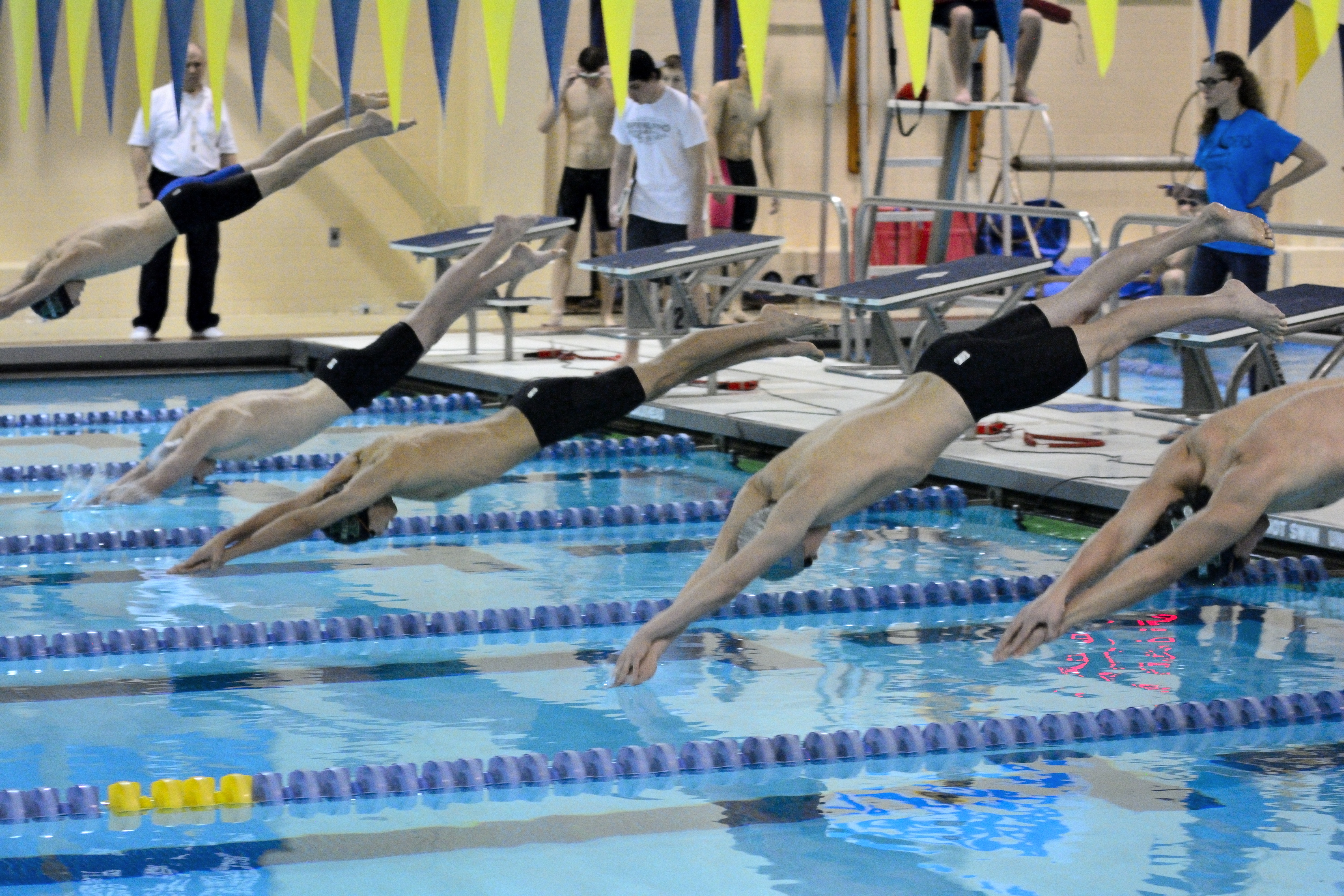 4ce55fa6d0efad9b5603_Finals_-_race_start.jpg
