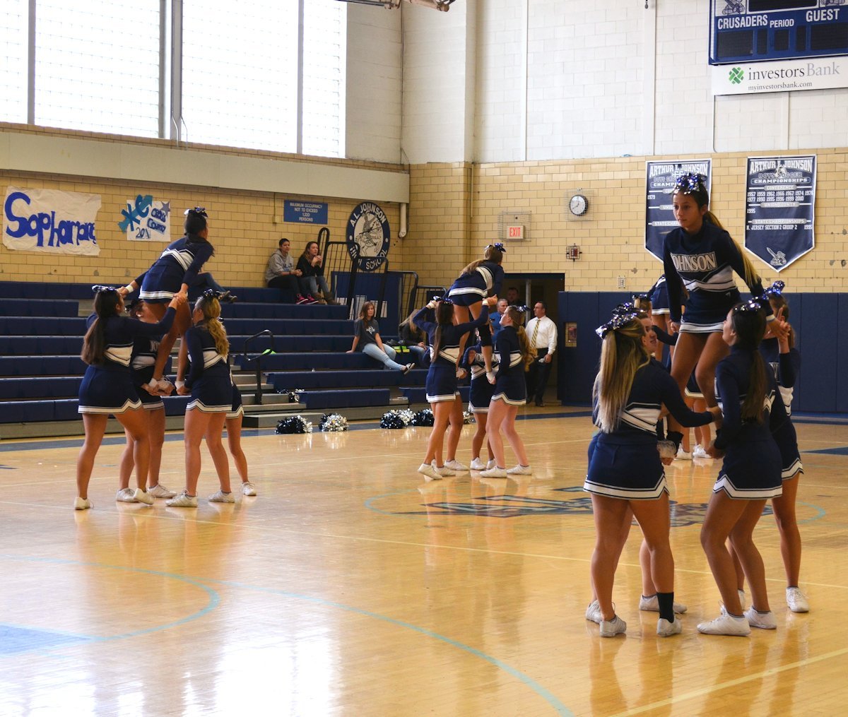 f67531171d6f2dc26712_pep_cheerleaders.jpg