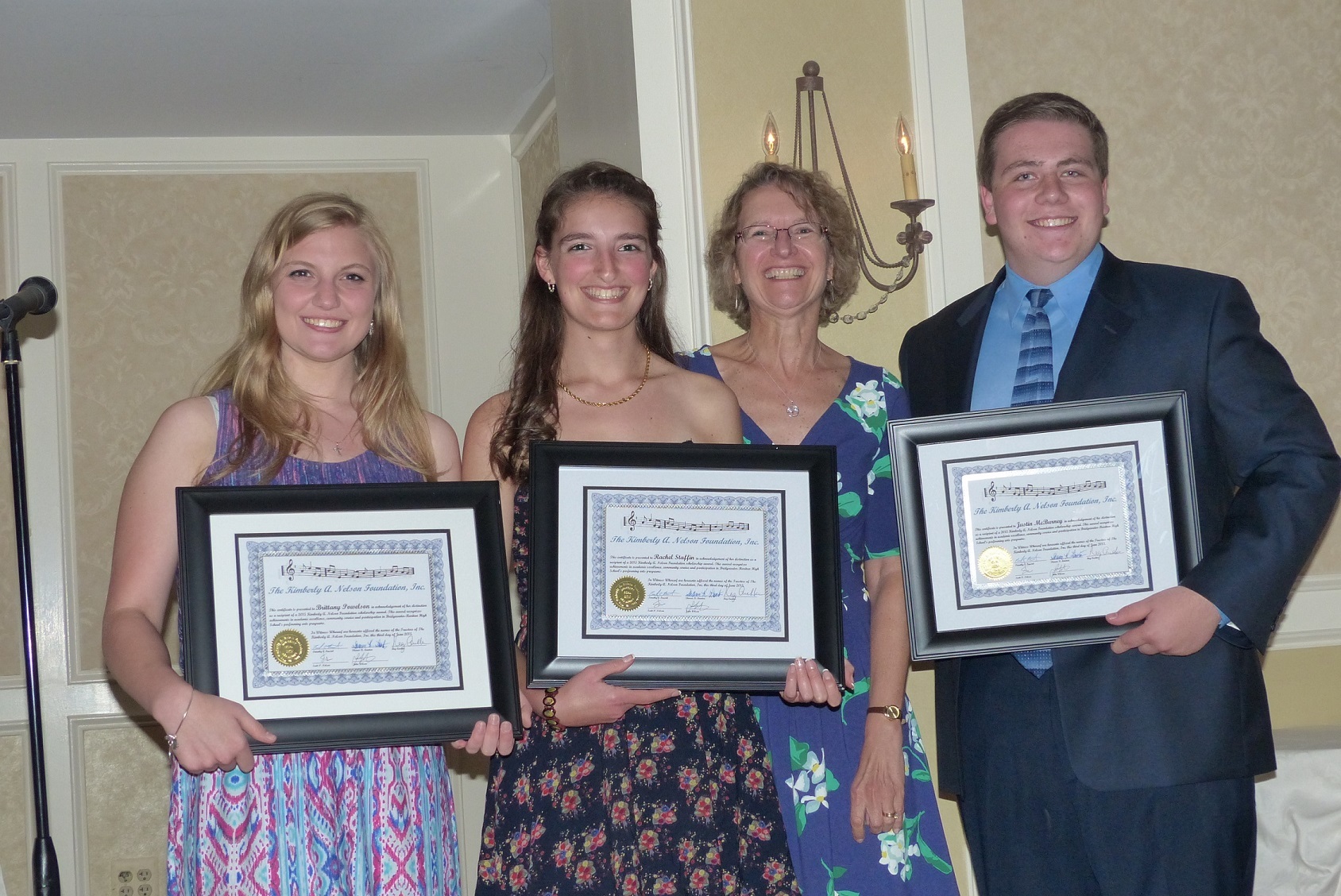 42f1cbafa664085020e9_Scholarship_recipients.jpg