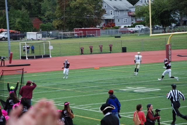 e24f0cd811e8de1767ef_eb6fadbaa7a2bc52567c_football_pink10.jpg