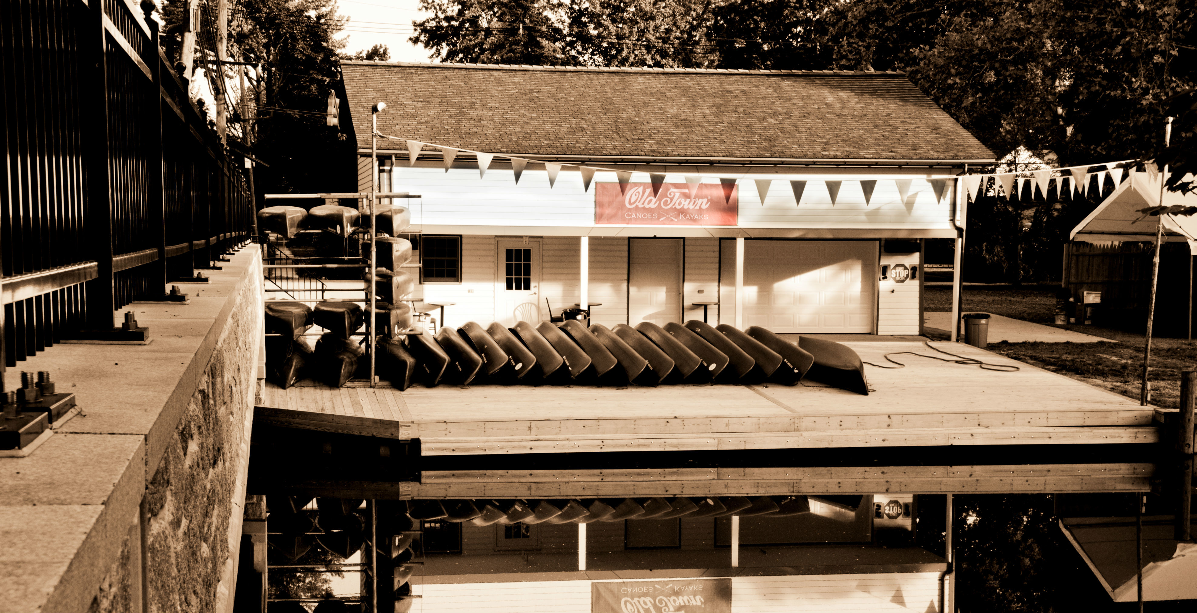 ef74c8ee39fbc7bd9f20_canoe_club.jpg
