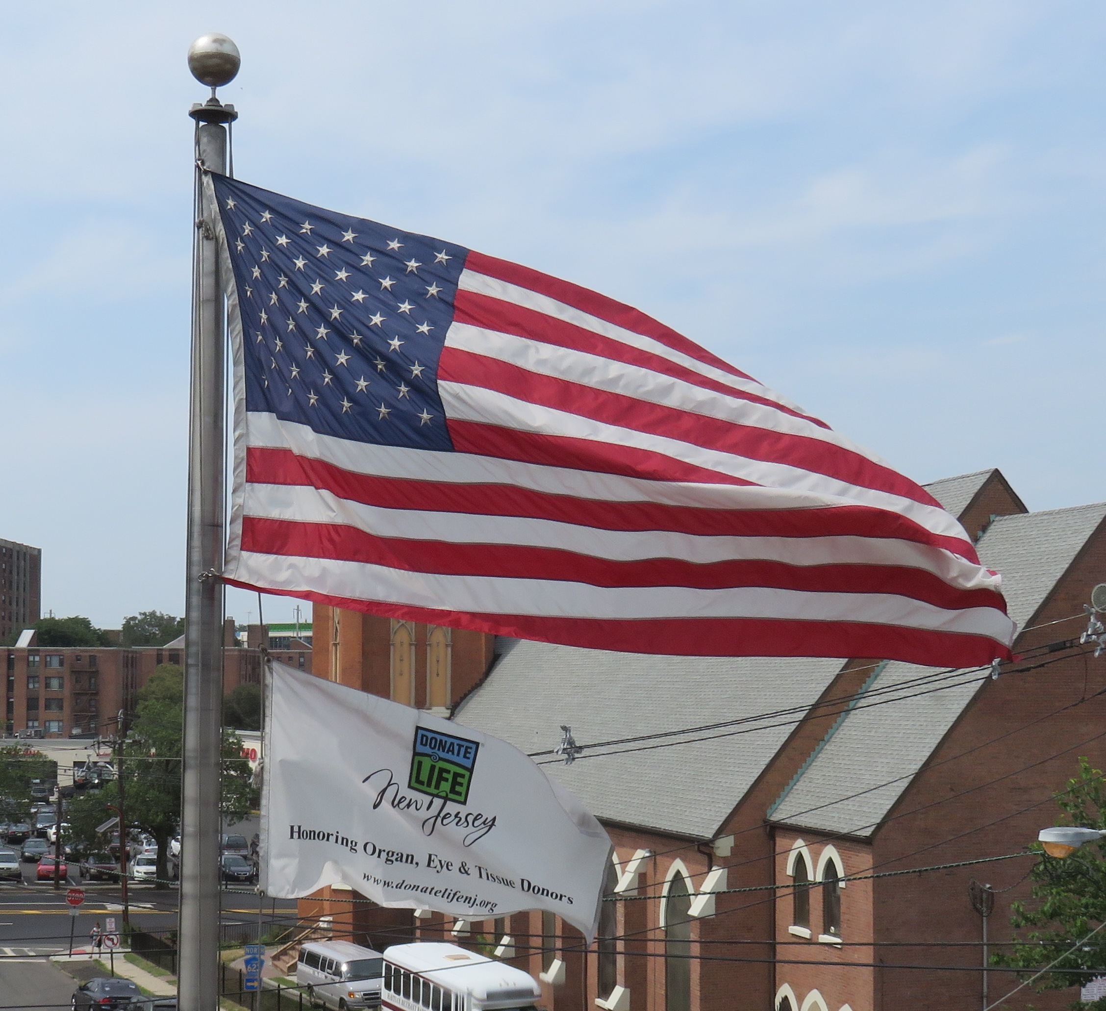 5d5cd349181a47eb9314_1d47ed7f06b342d46901_Donate_Life_Flag.jpg