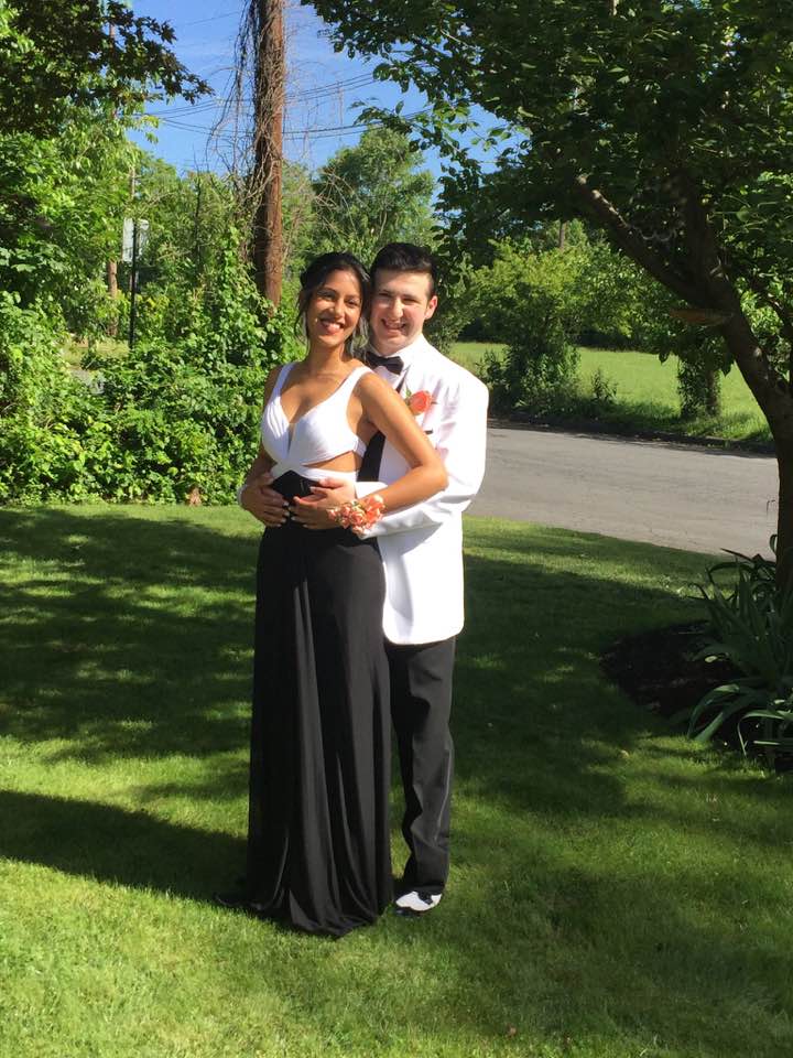 495d1ebe0009d40486d0_Prom_Axelrod.jpg