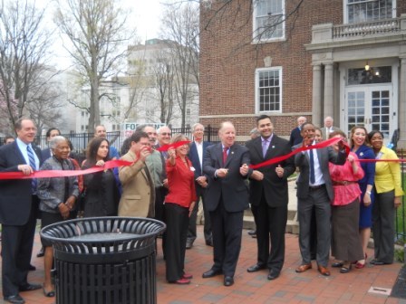 6b1ba4b6c67ae5c4d727_WEB_Snyder_academy_Ribbon-cutting.jpg